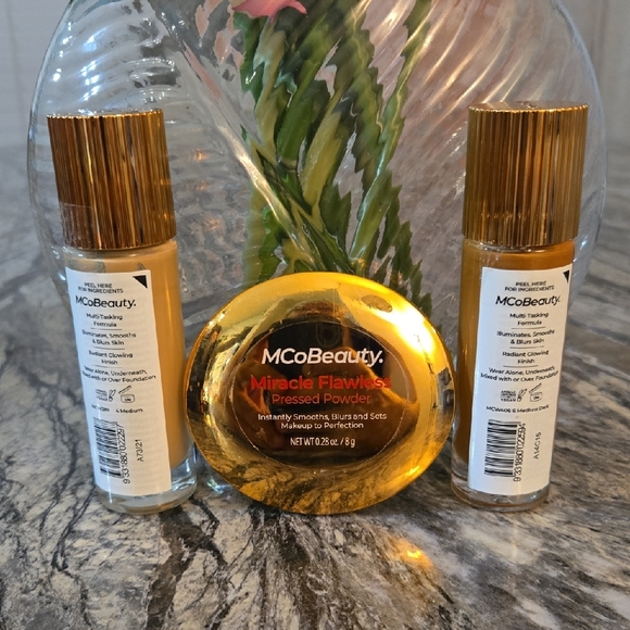 Flawless Glow Set - Gold and Cream - Picture 2 of 8